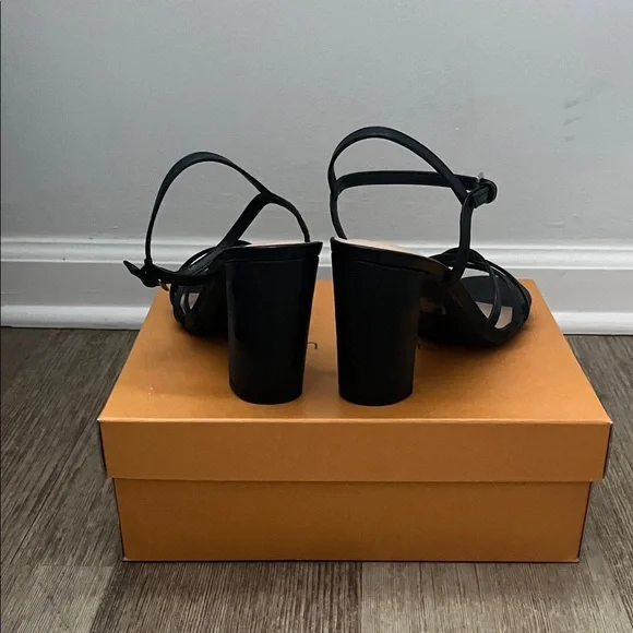 Unisa Elegant Black Strappy Heels - Picture 4 of 5